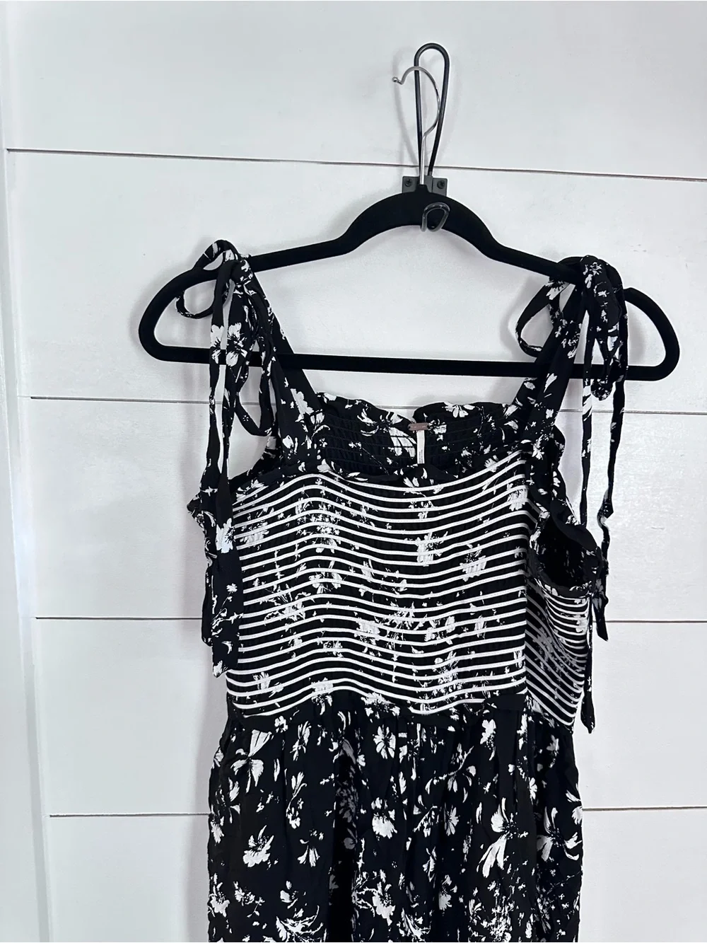 Free People L Color my world black-white floral tie strap halter boho jumpsuit